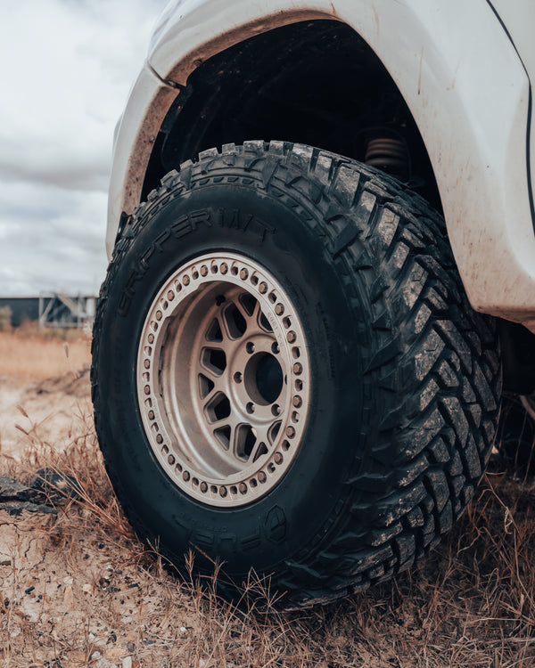 Meredith N80 Hilux Wheels- KM235 GRENADE CRAWL BEADLOCK