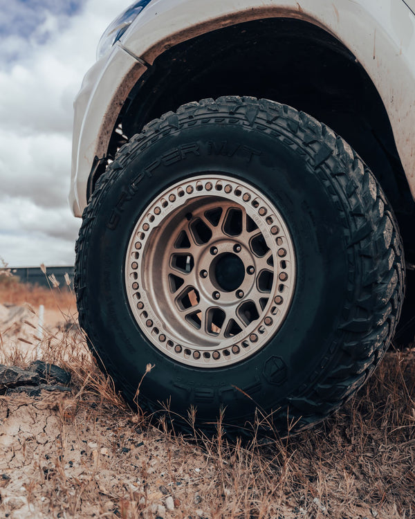 Meredith N80 Hilux Wheels- KM235 GRENADE CRAWL BEADLOCK